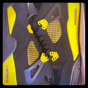 Air Jordan 4 Retro Black/Yellow